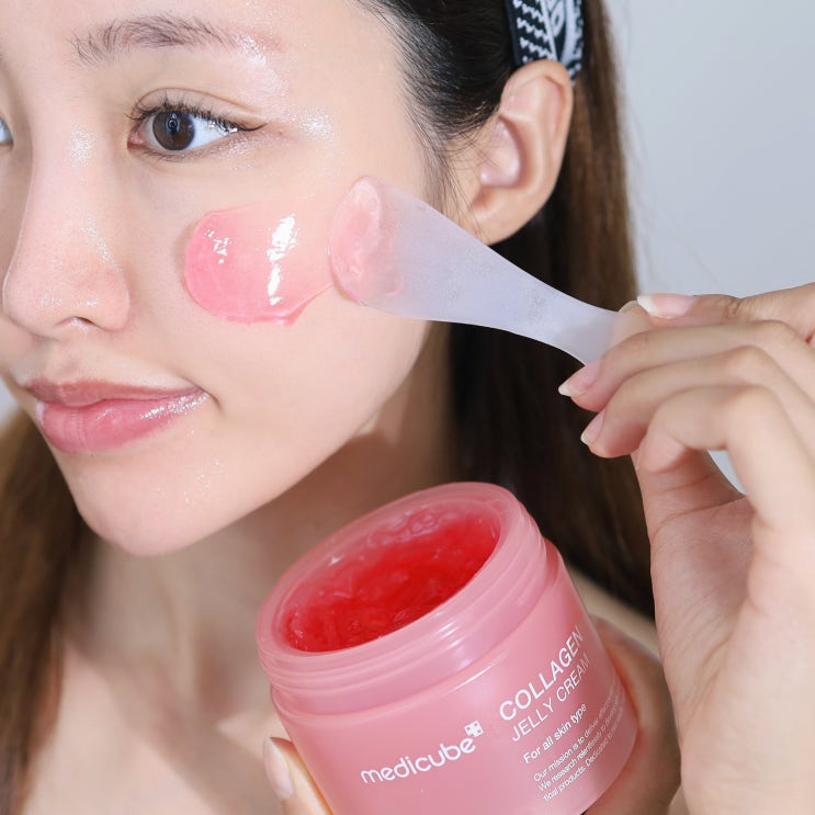 Medicube Collagen Jelly Cream application
